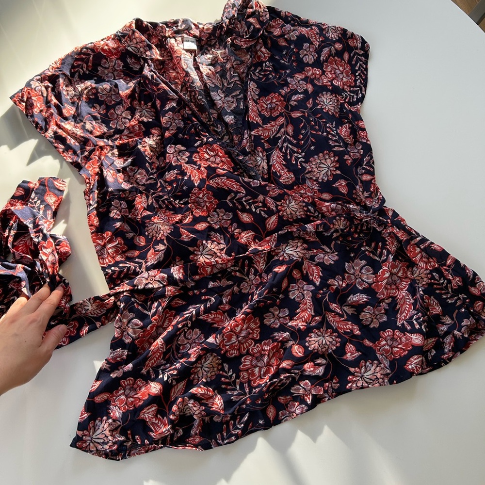 Floral wrap top